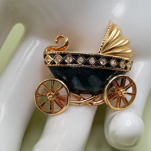 Vintage Baby Buggy Stroller Brooch, Expecting Parents Gift, Moving Wheel, 1 1/4" - Picture 2 of 9